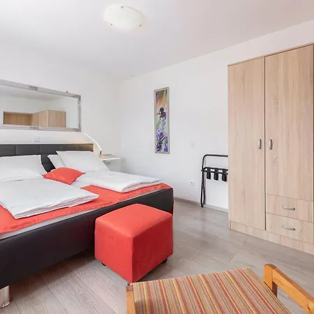 Apartma Mala *