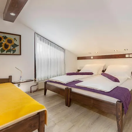 Apartma Mala *